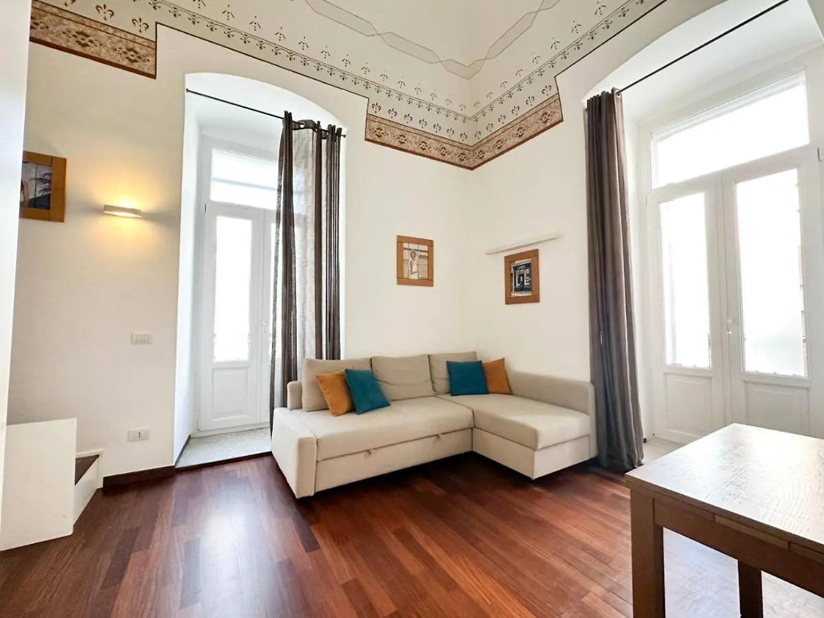 Visconti 89-Duplex Suite Bari 0*,  Italy